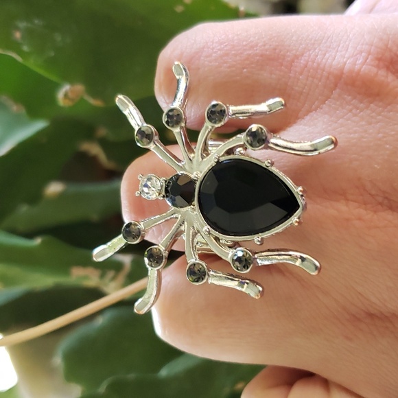 7 Items Bundle Spider Ring Spider Bracelet Halloween Pin Tarantula Ring - Picture 4 of 16